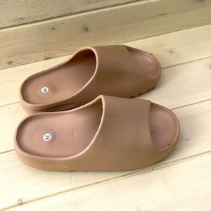 Slipper Shower slide NWOT